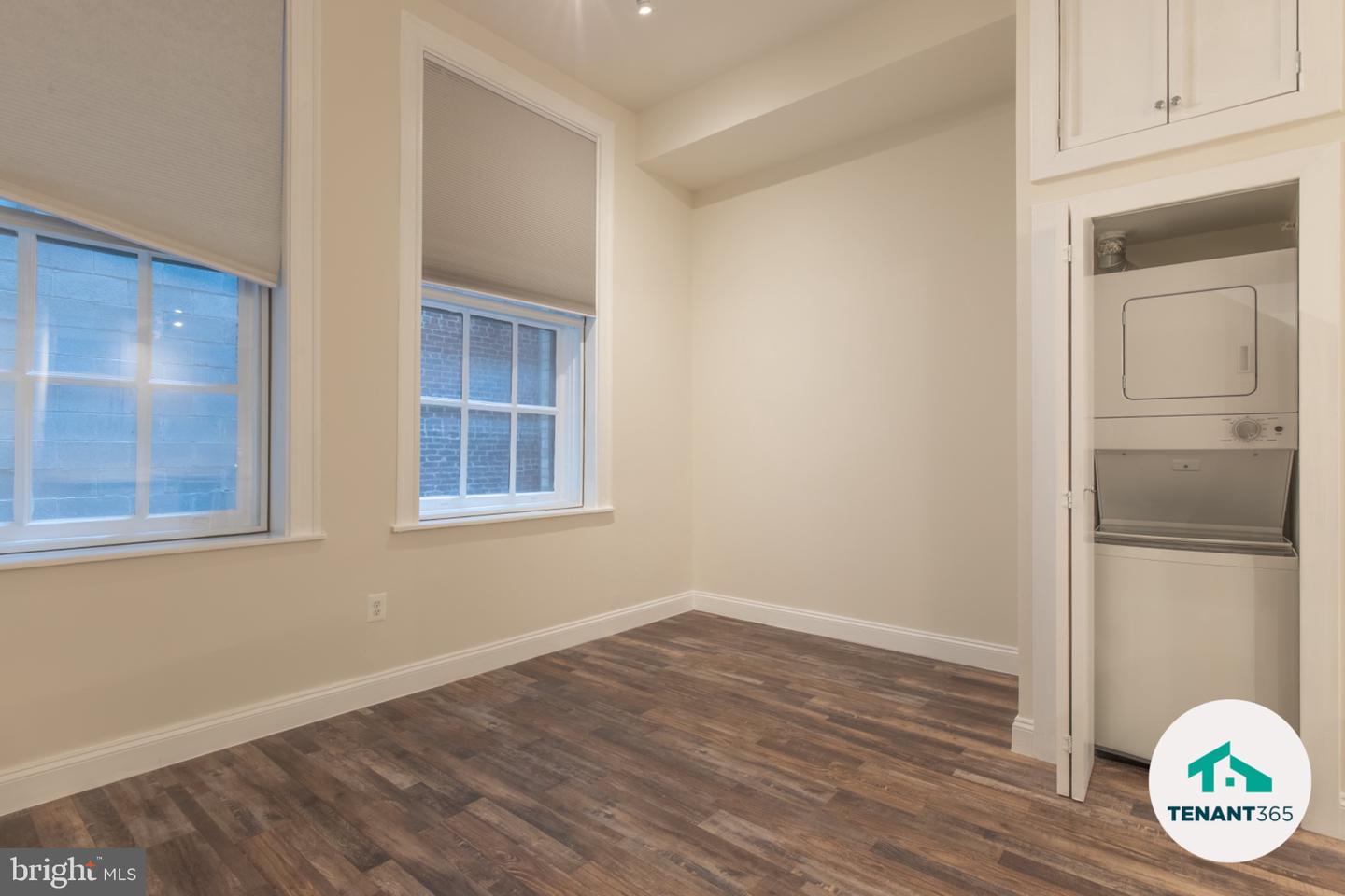 8 E Fayette St Property Photo 34