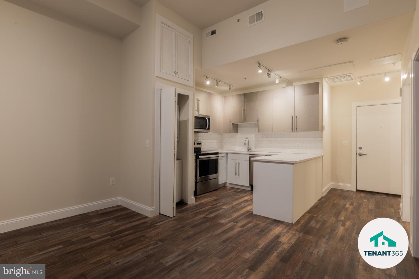 8 E Fayette St Property Photo 35