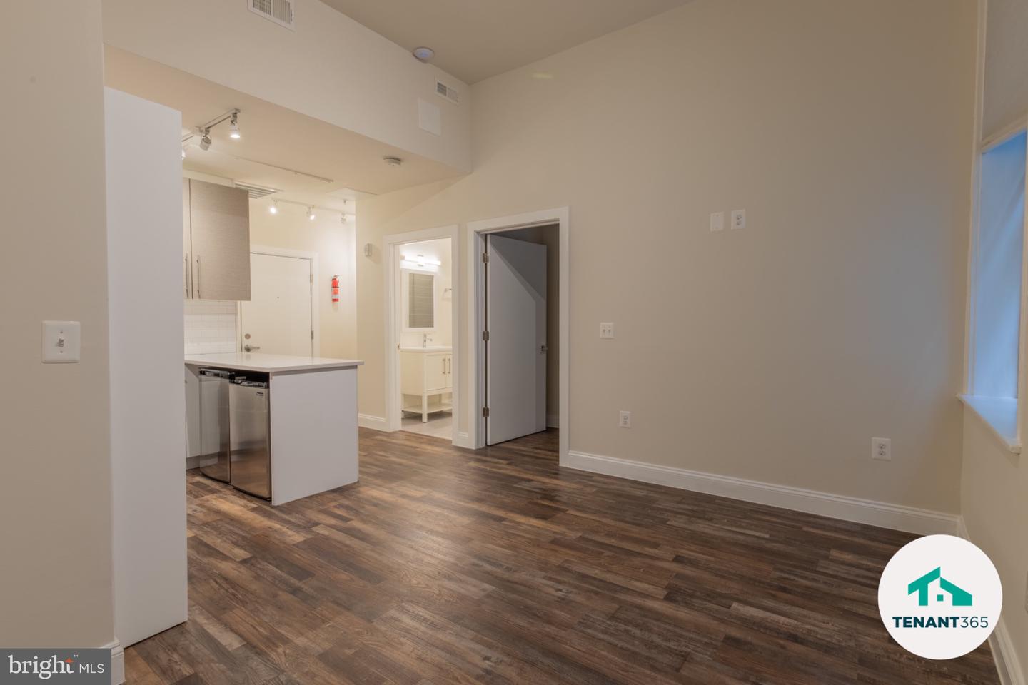 8 E Fayette St Property Photo 37