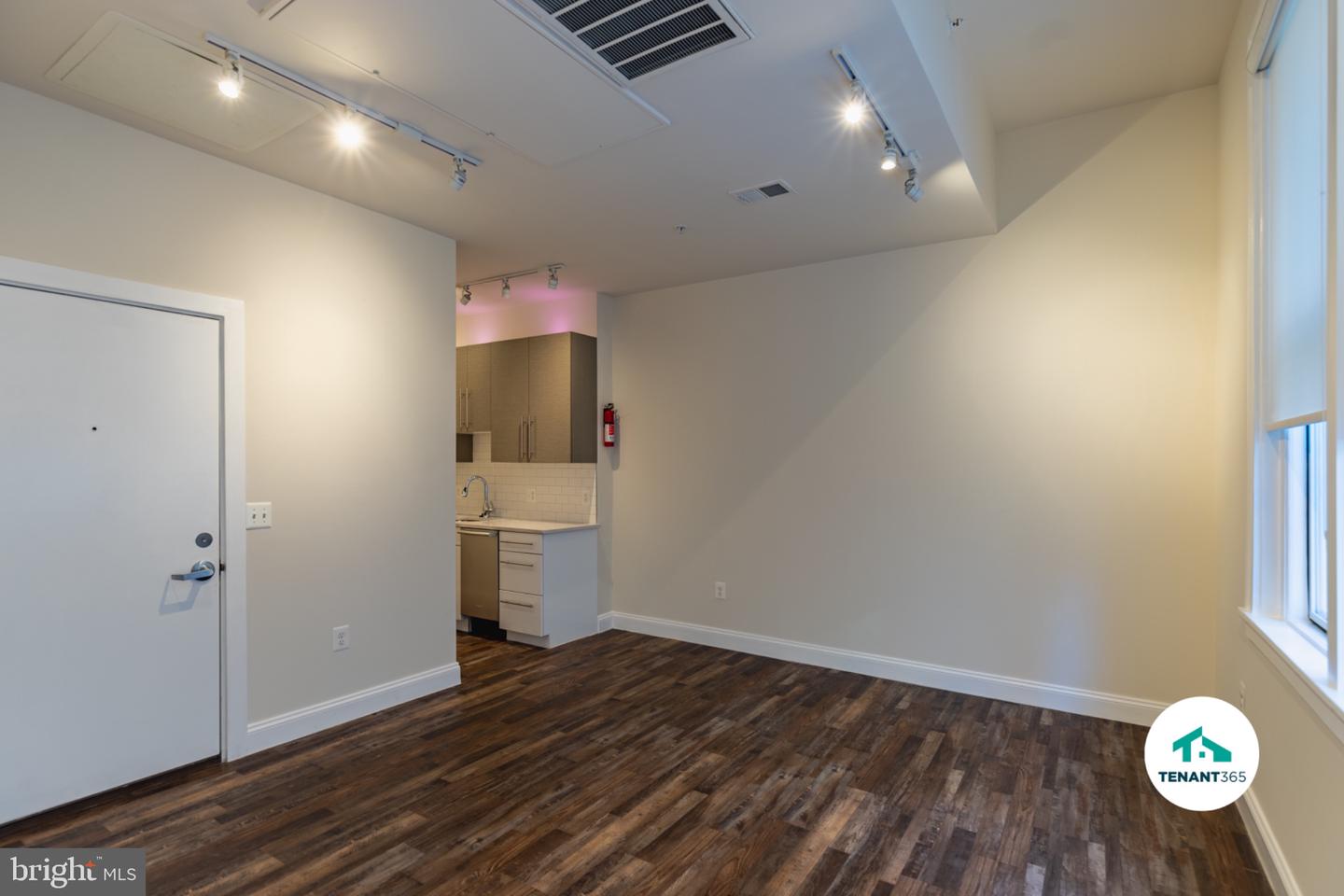 8 E Fayette St Property Photo 64