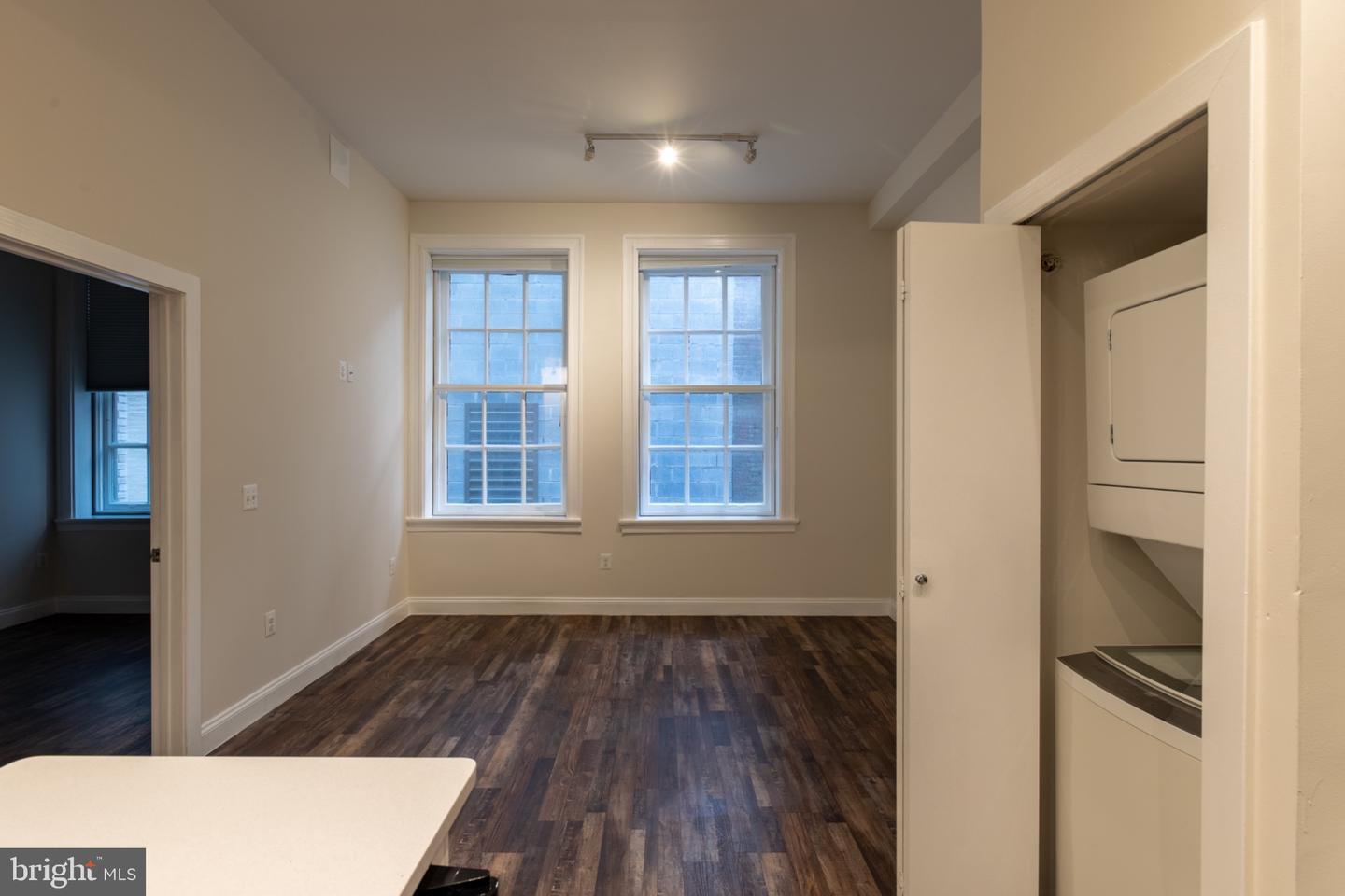 8 E Fayette St Property Photo 87