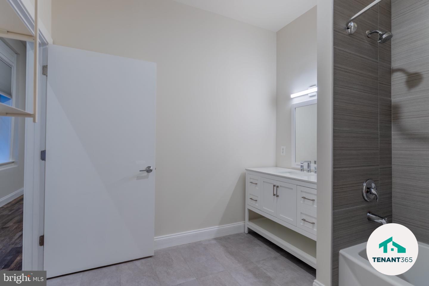 8 E Fayette St Property Photo 108