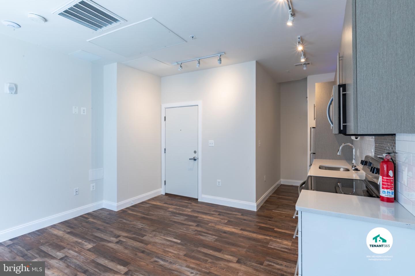 8 E Fayette St Property Photo 118