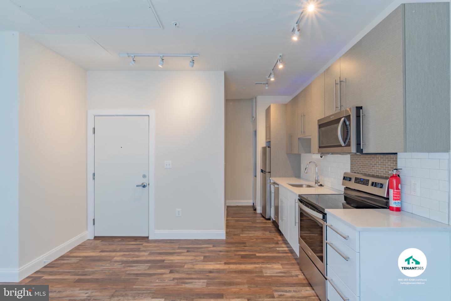 8 E Fayette St Property Photo 120