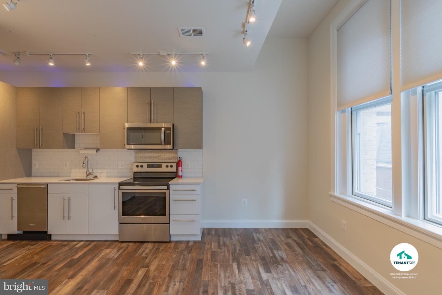 8 E Fayette St Property Photo 123