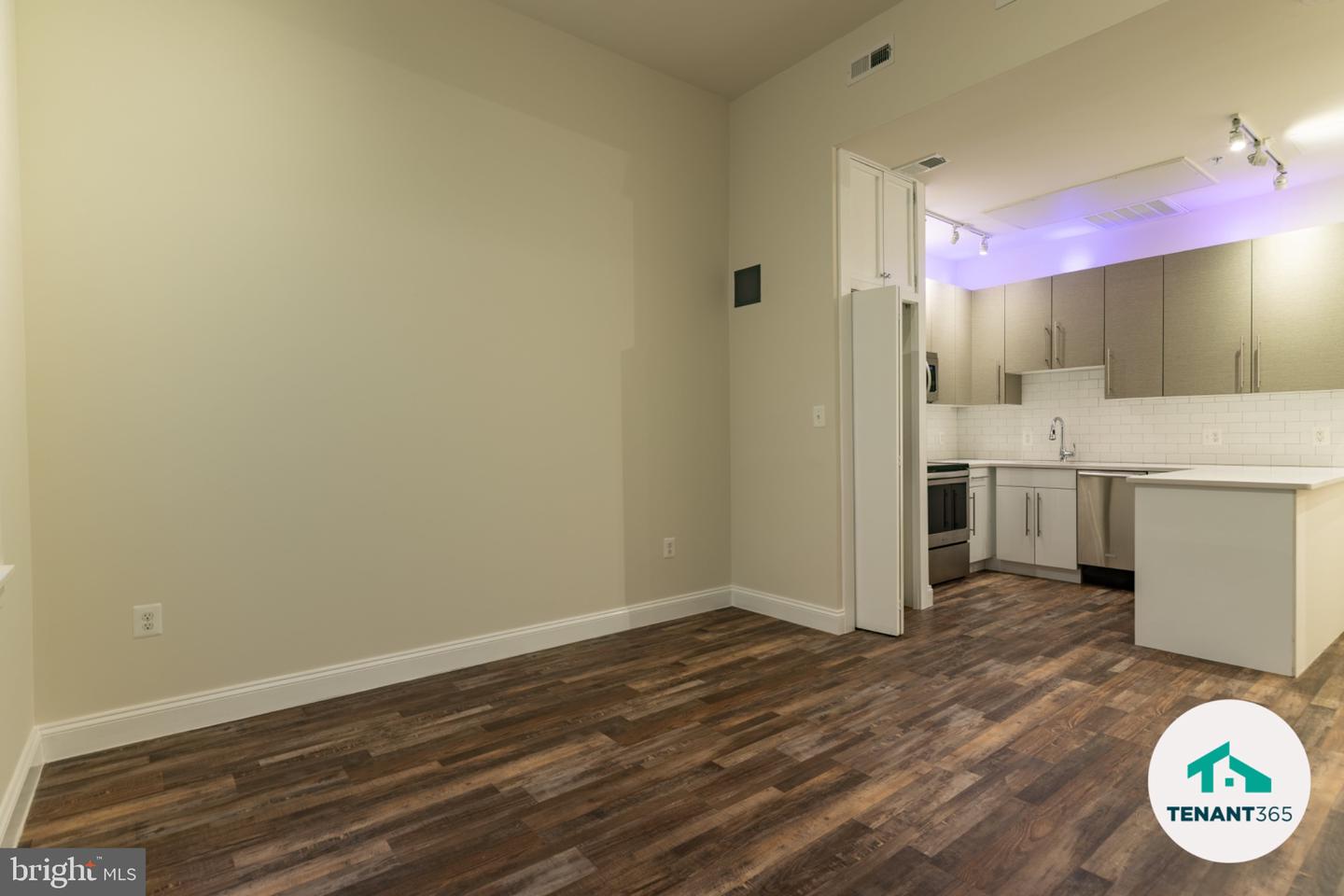 8 E Fayette St Property Photo 142
