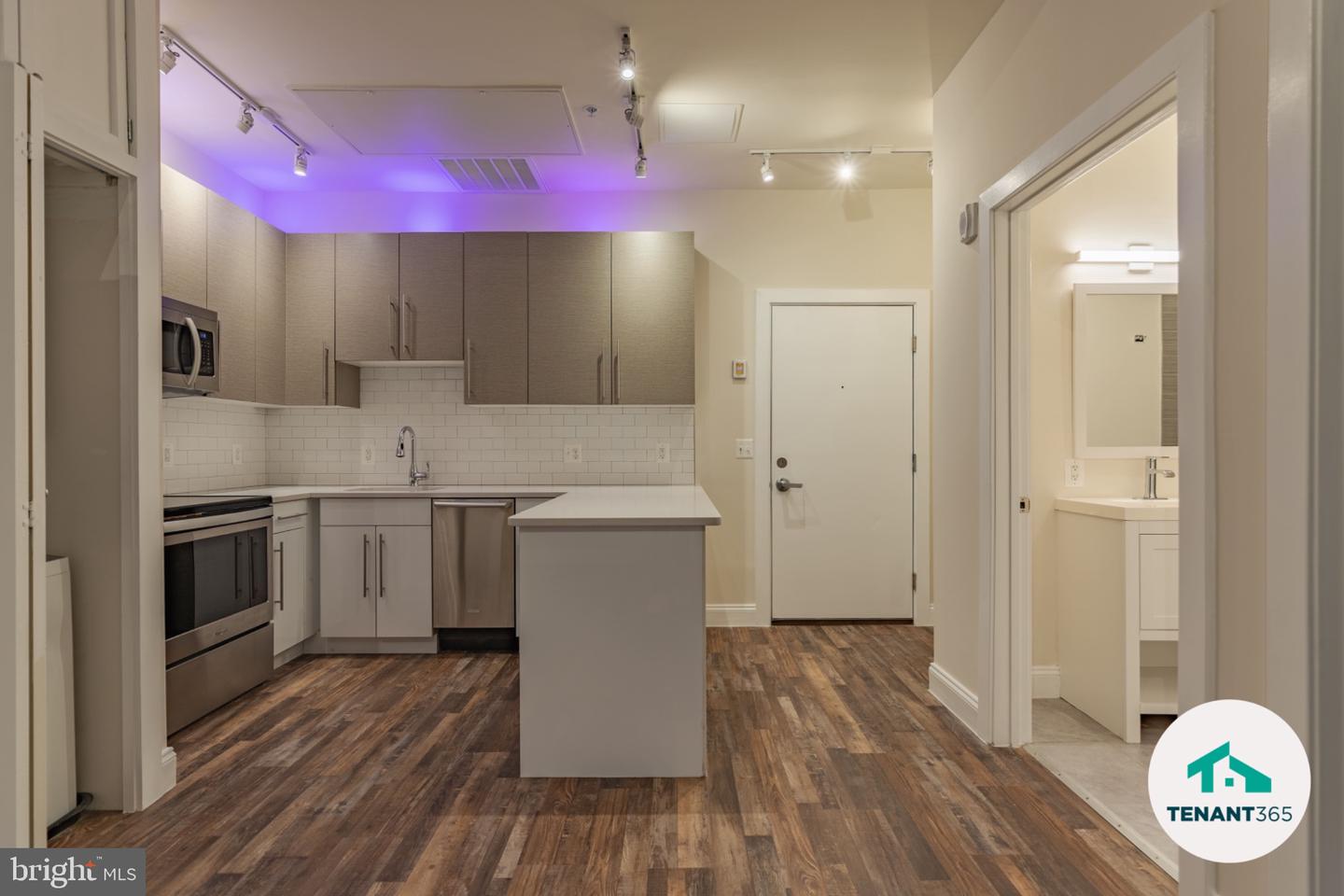 8 E Fayette St Property Photo 147