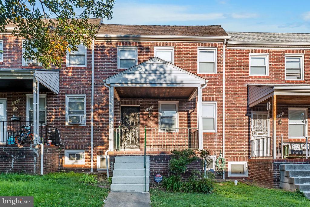 1322 Ellwood Ave N Property Photo 2