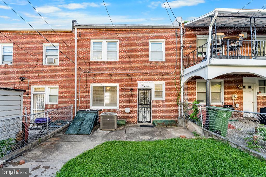 1322 Ellwood Ave N Property Photo 6