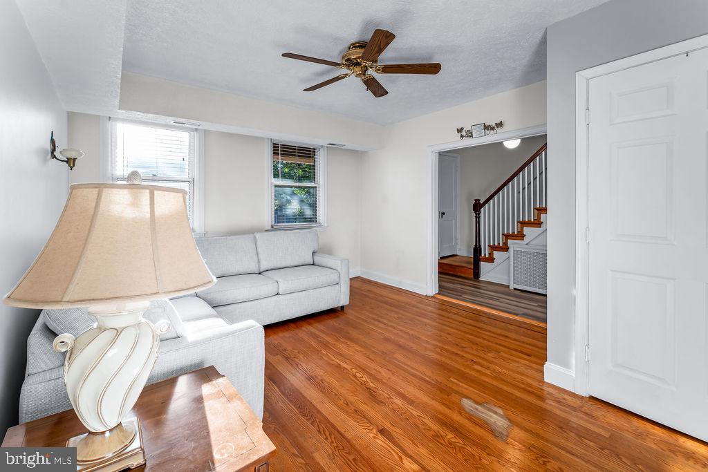 1322 Ellwood Ave N Property Photo 12
