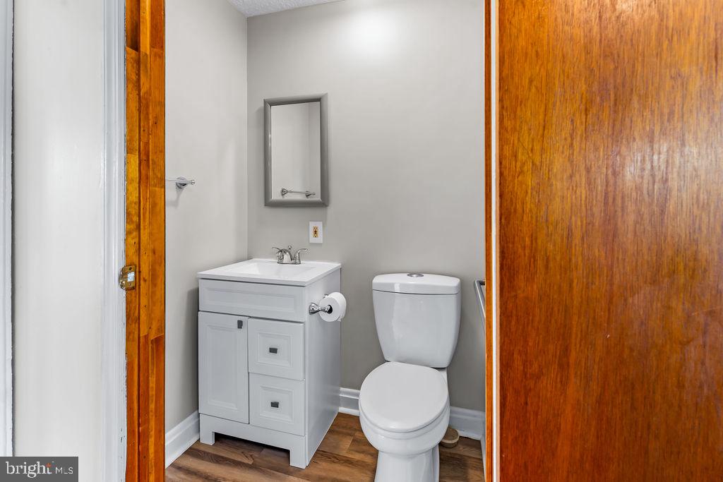 1322 Ellwood Ave N Property Photo 14