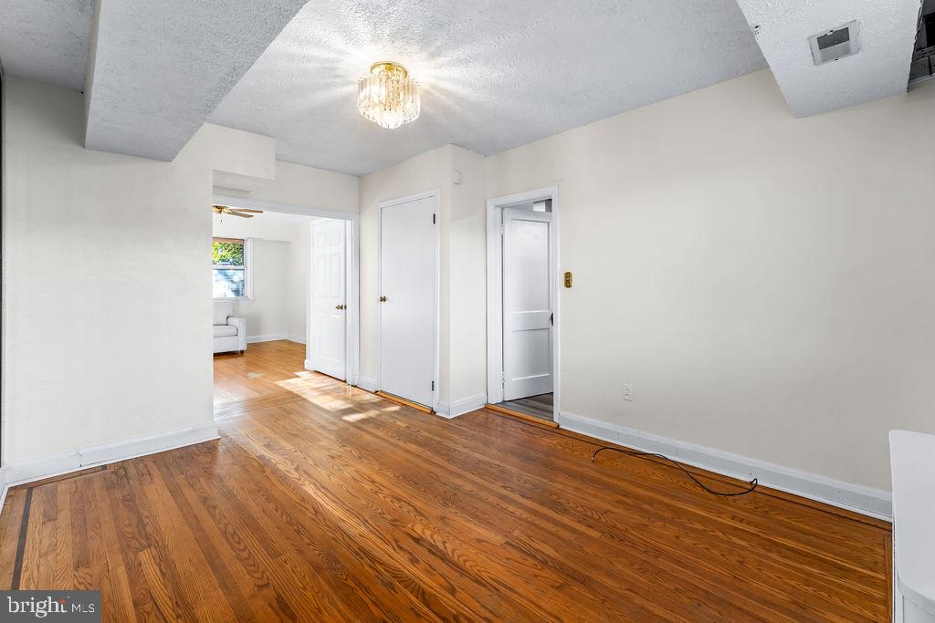 1322 Ellwood Ave N Property Photo 17