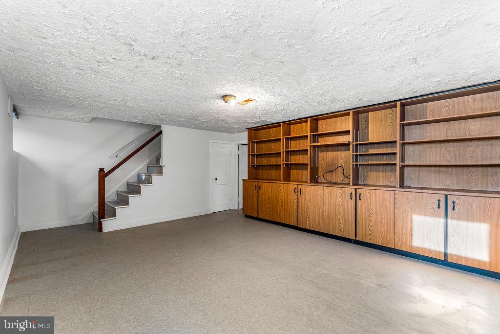 1322 Ellwood Ave N Property Photo 31