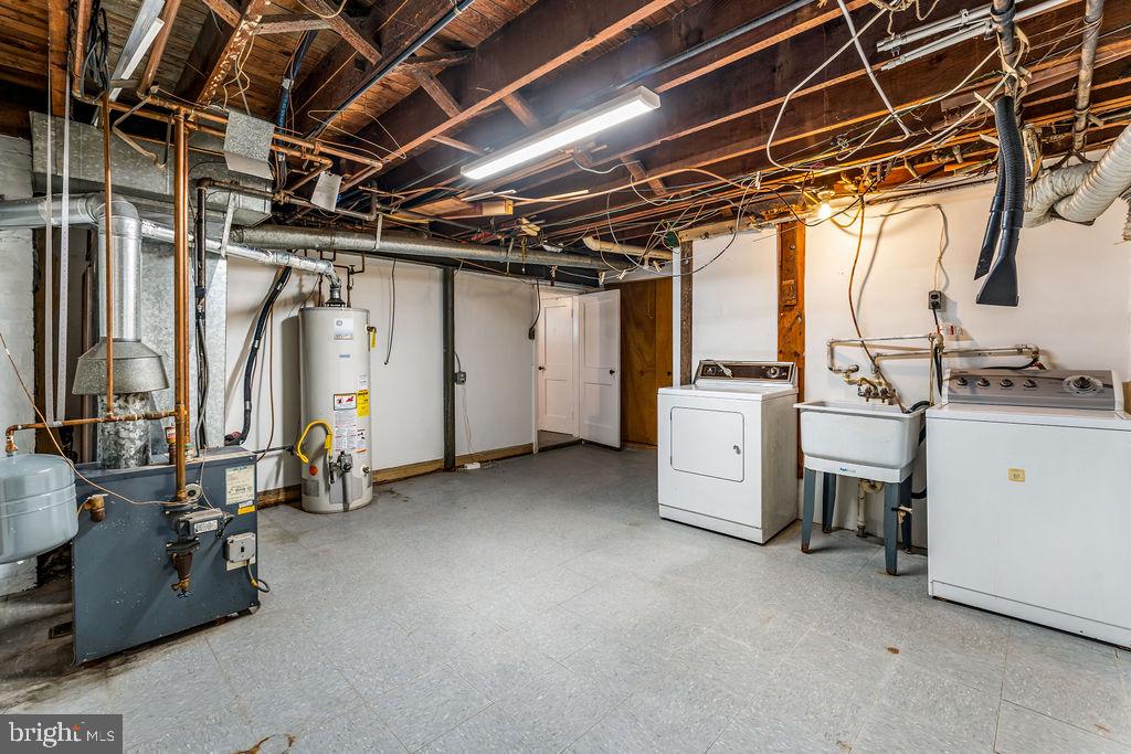 1322 Ellwood Ave N Property Photo 33