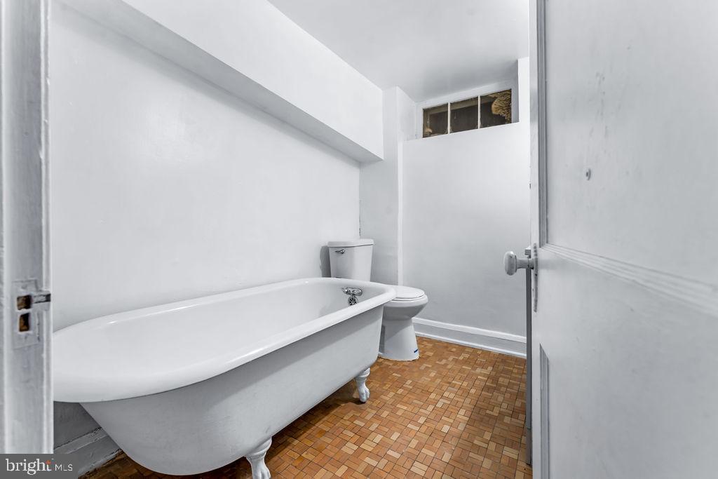 1322 Ellwood Ave N Property Photo 34