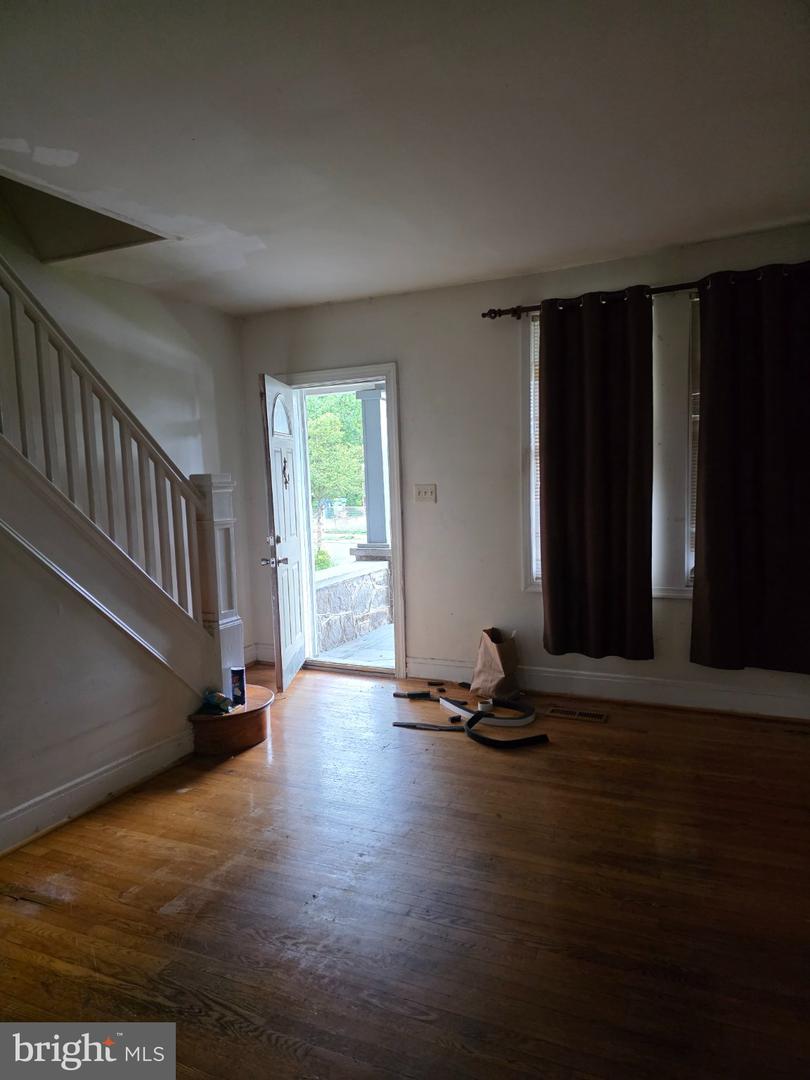 3 S Monastery Ave Property Photo 2