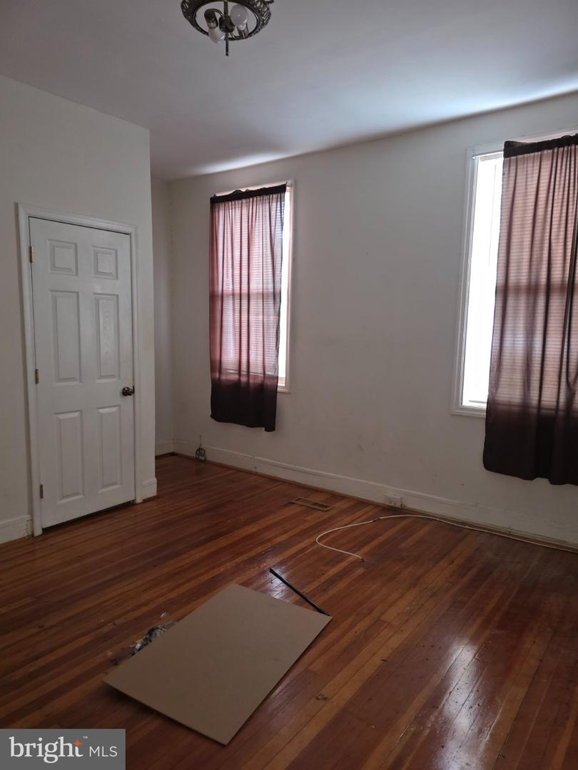 3 S Monastery Ave Property Photo 6