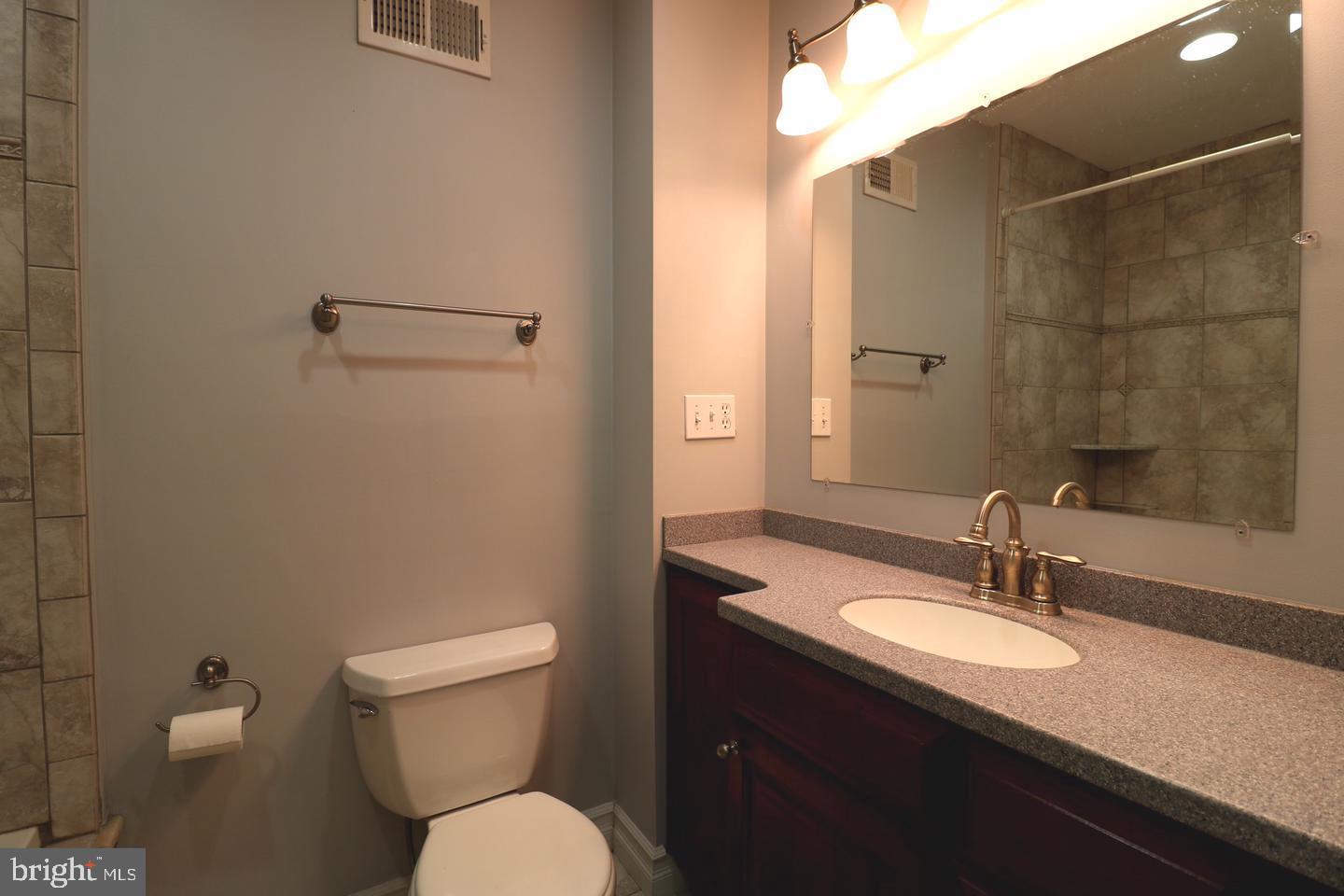1605 Marshall St Property Photo 15