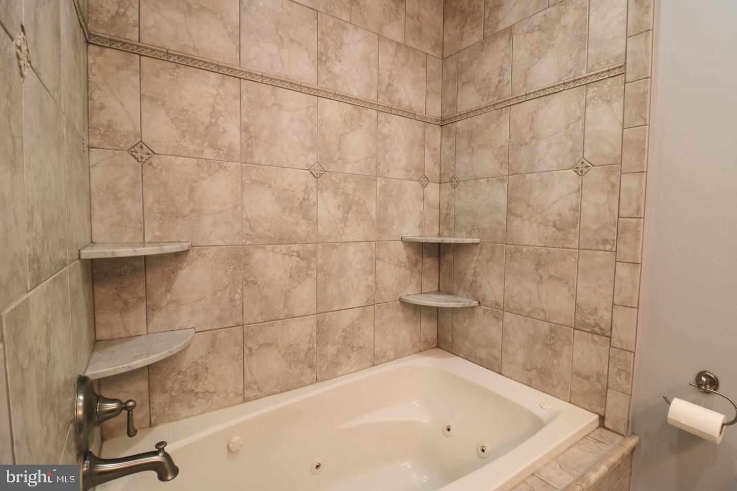 1605 Marshall St Property Photo 16