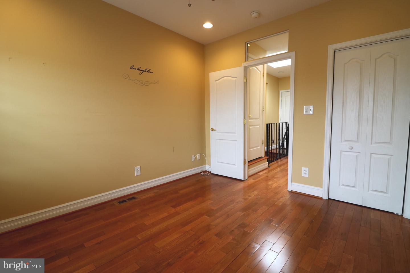1605 Marshall St Property Photo 20