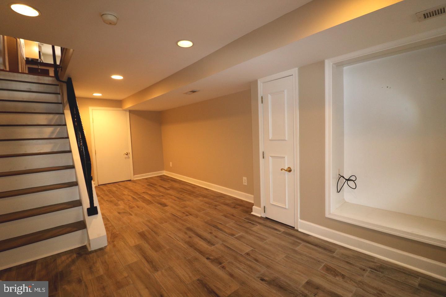 1605 Marshall St Property Photo 23