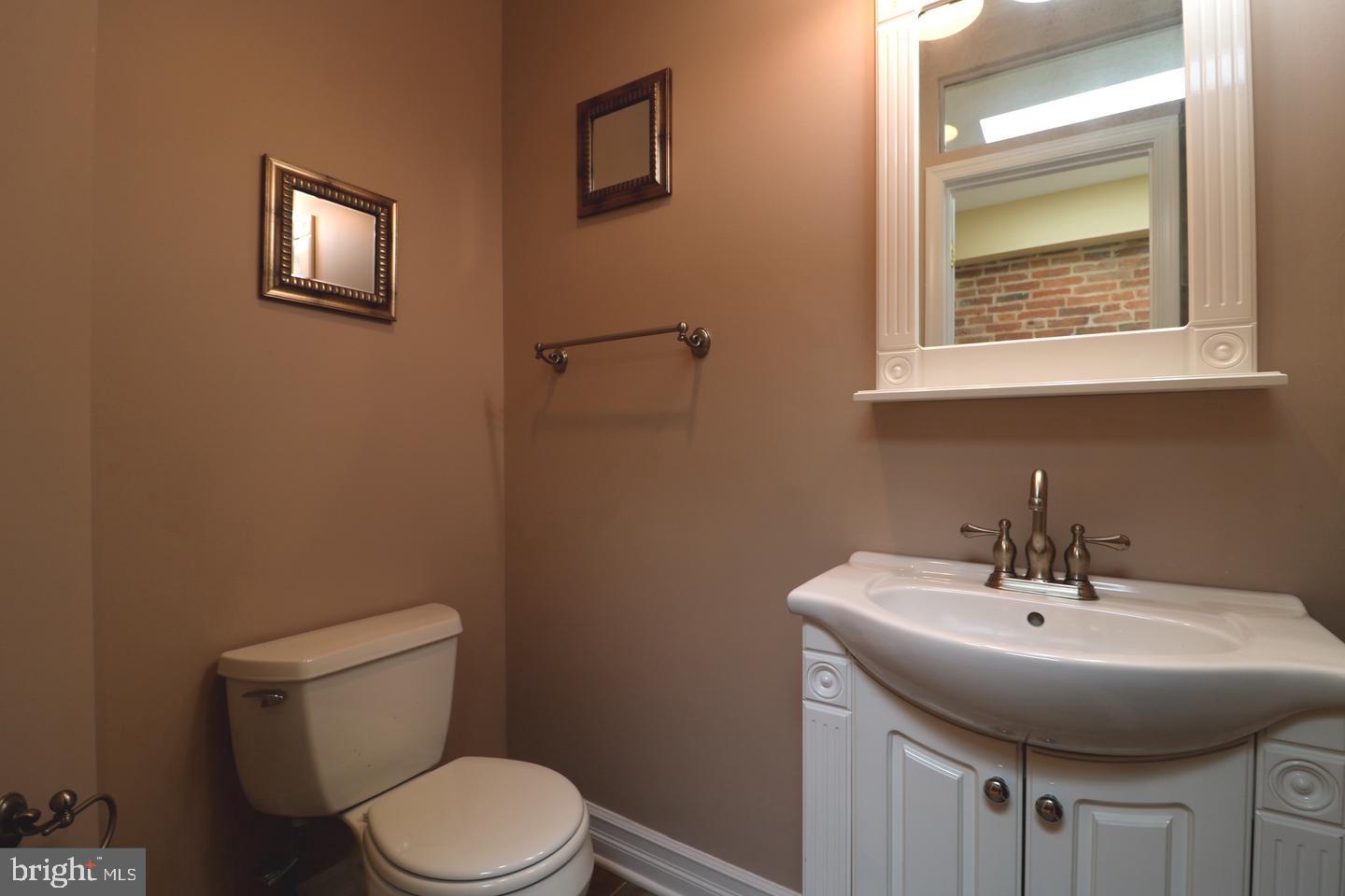 1605 Marshall St Property Photo 25