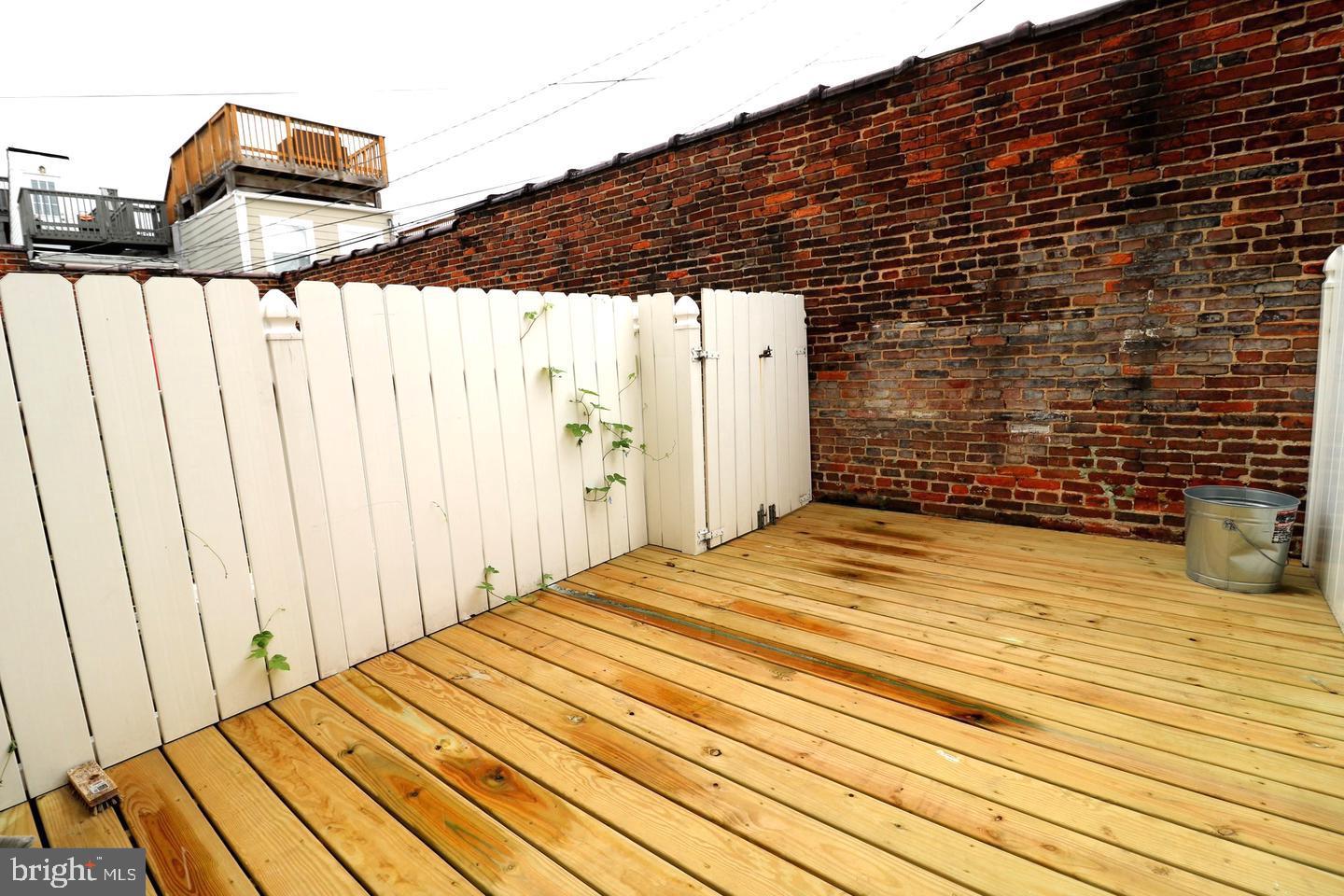 1605 Marshall St Property Photo 26