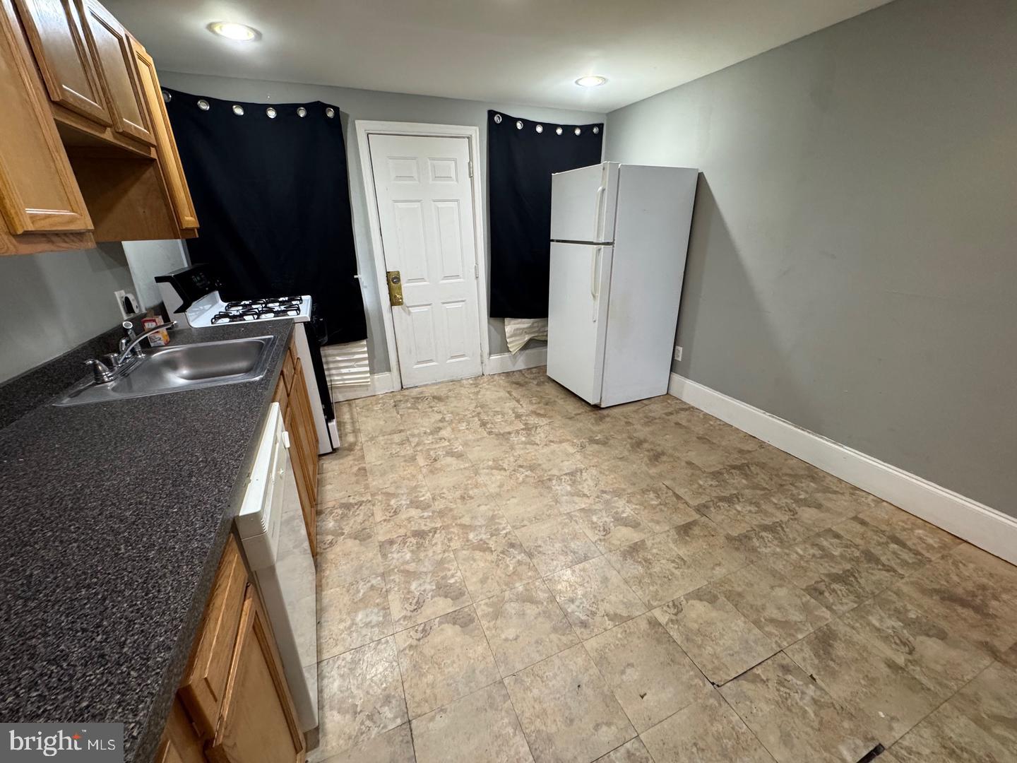 1139 Sargeant St Property Photo 3