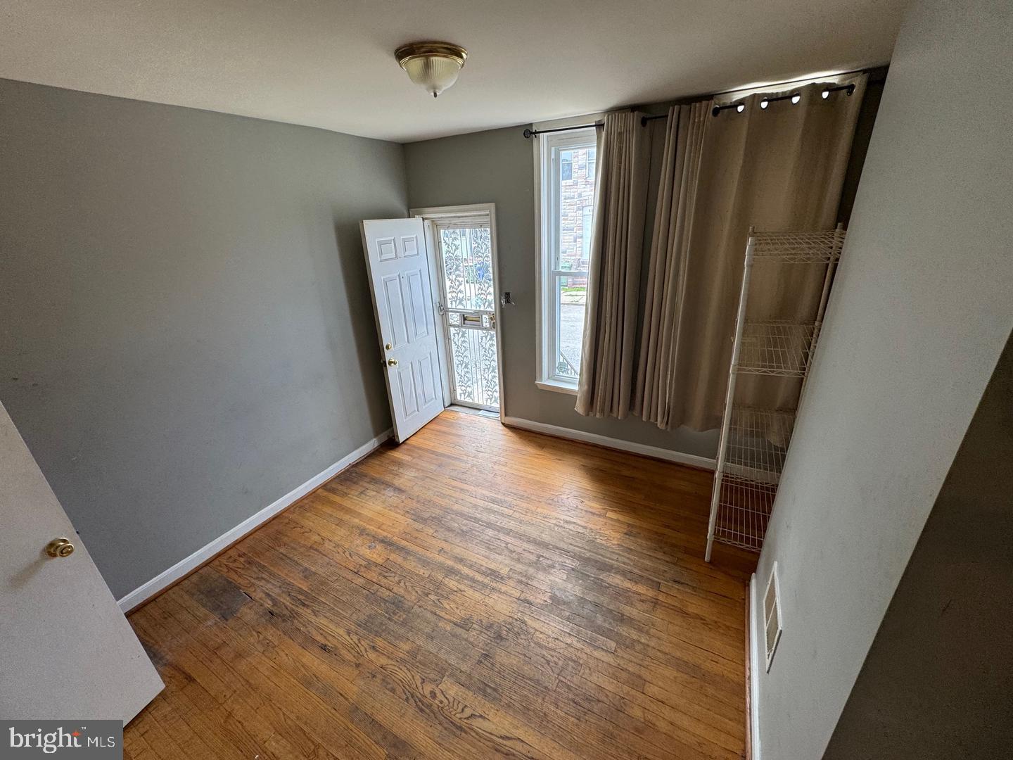1139 Sargeant St Property Photo 6
