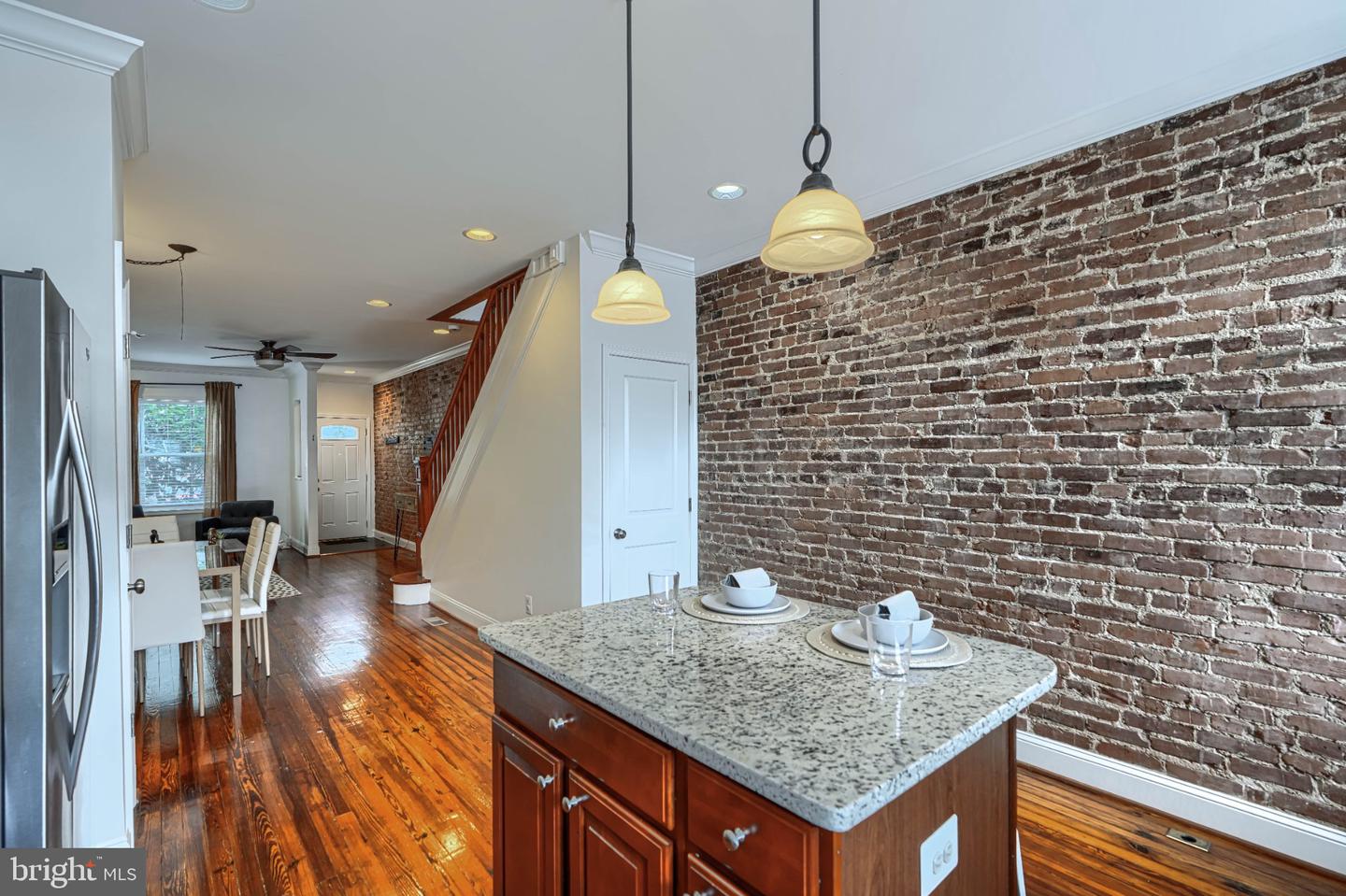 138 S Clinton St Property Photo 14
