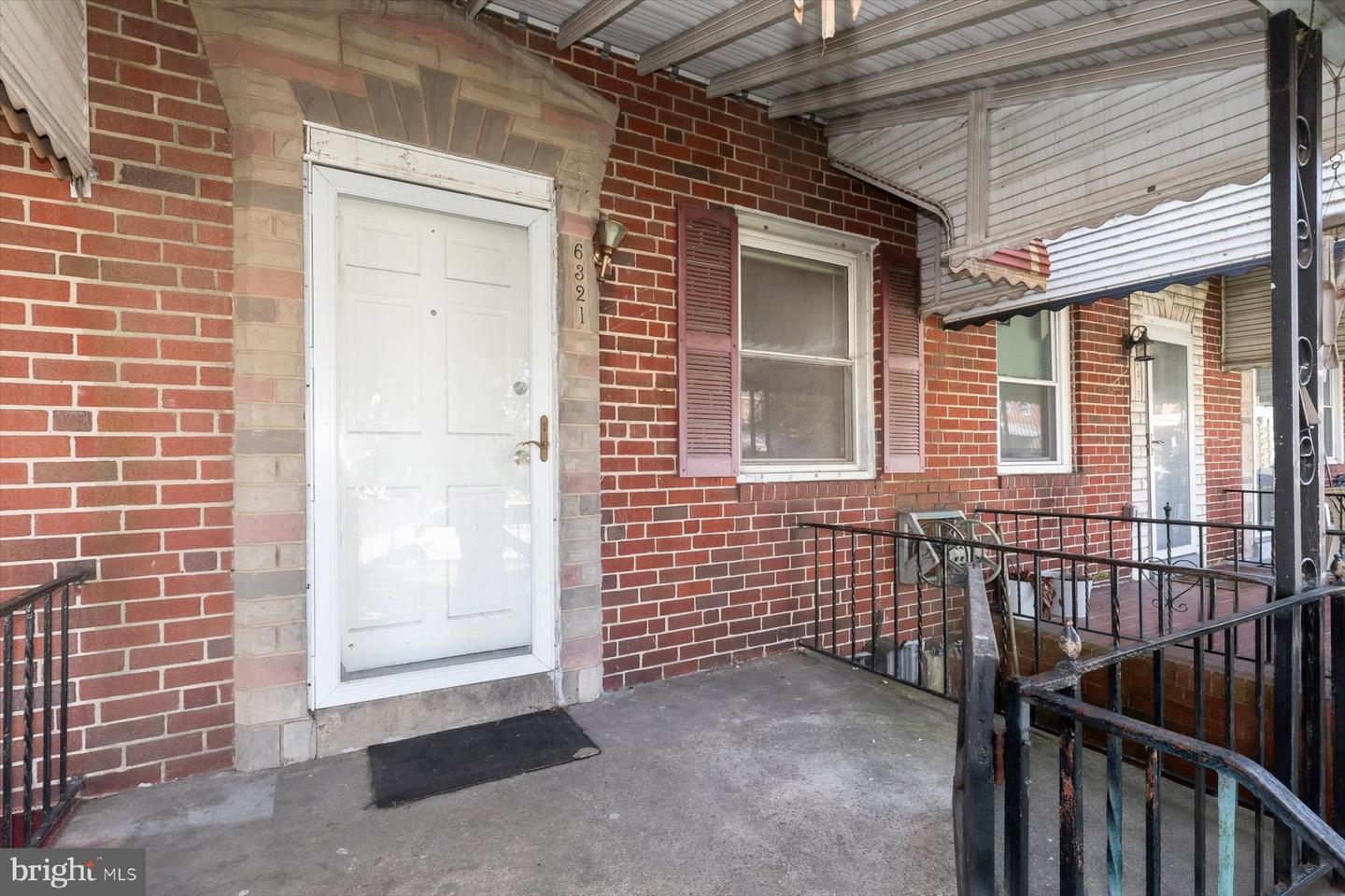 6321 Brown Ave Property Photo 4