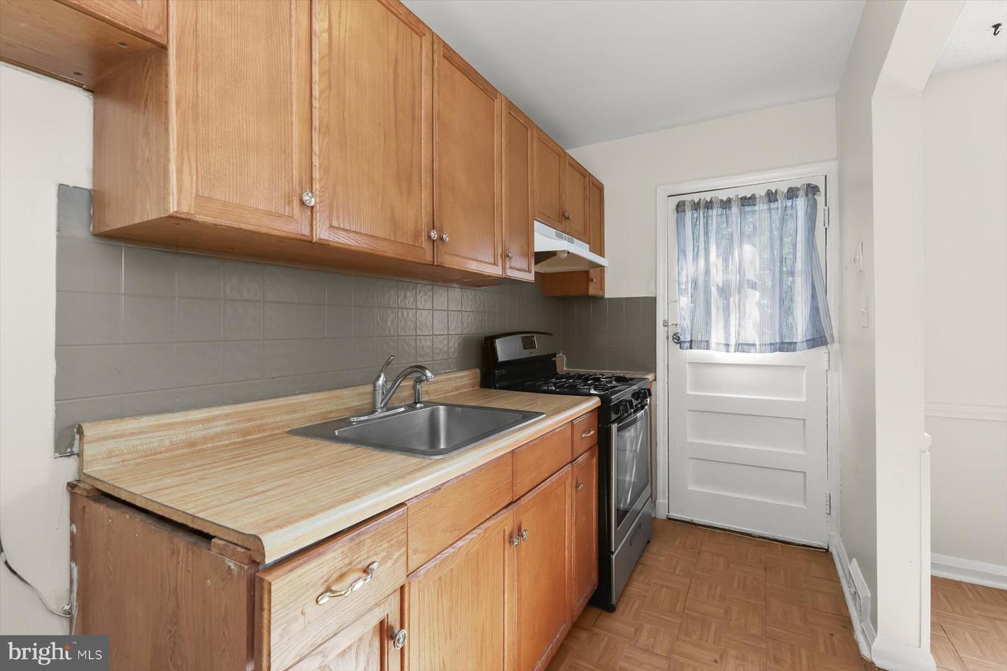 6321 Brown Ave Property Photo 10