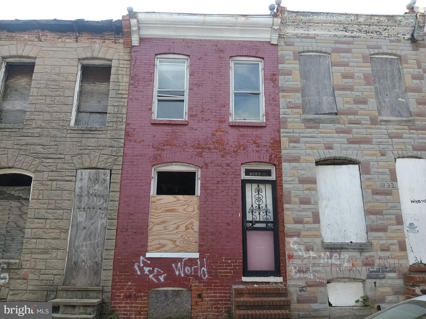1830 N CHAPEL ST Property Photo 1