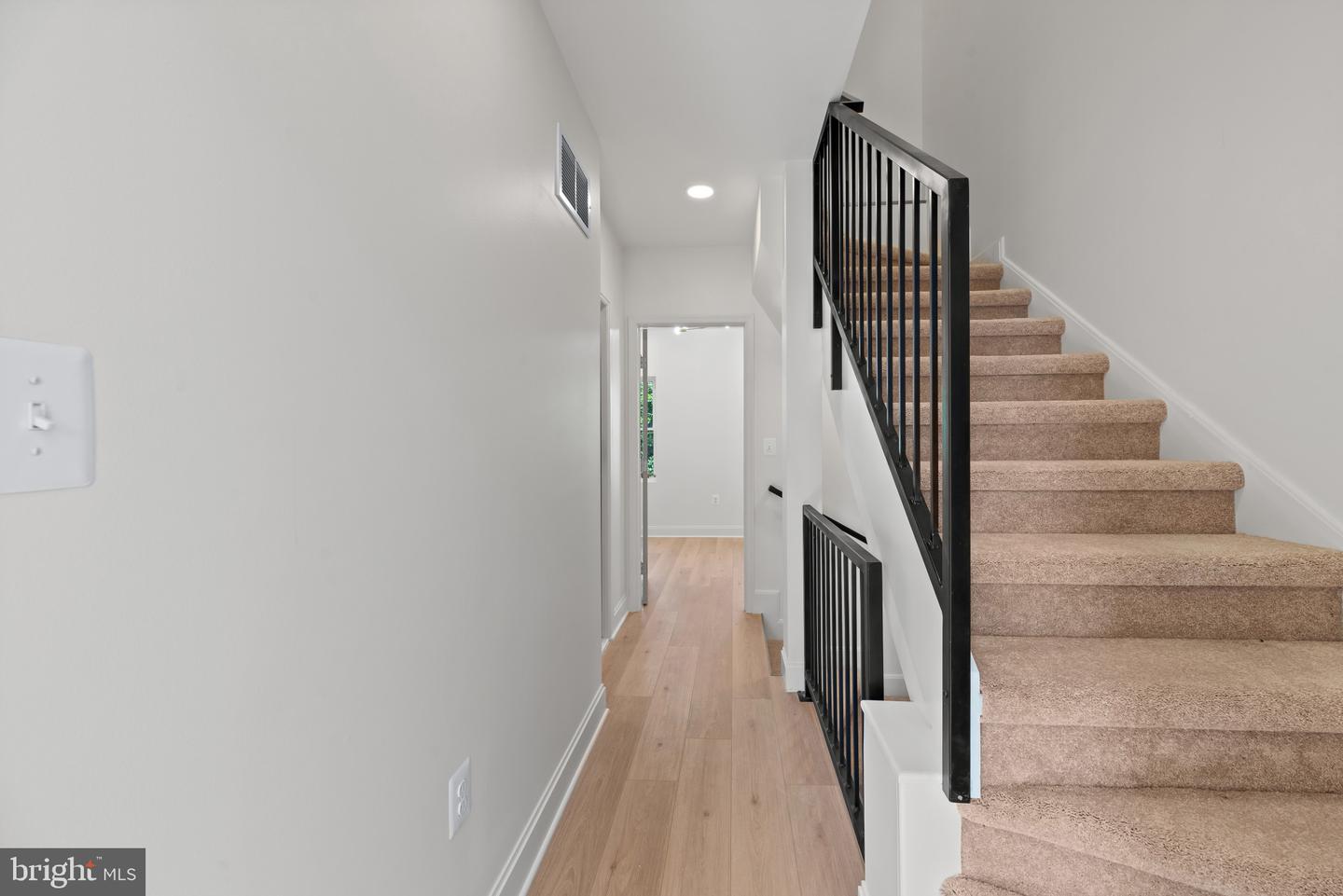 128 N Mount St Property Photo 20