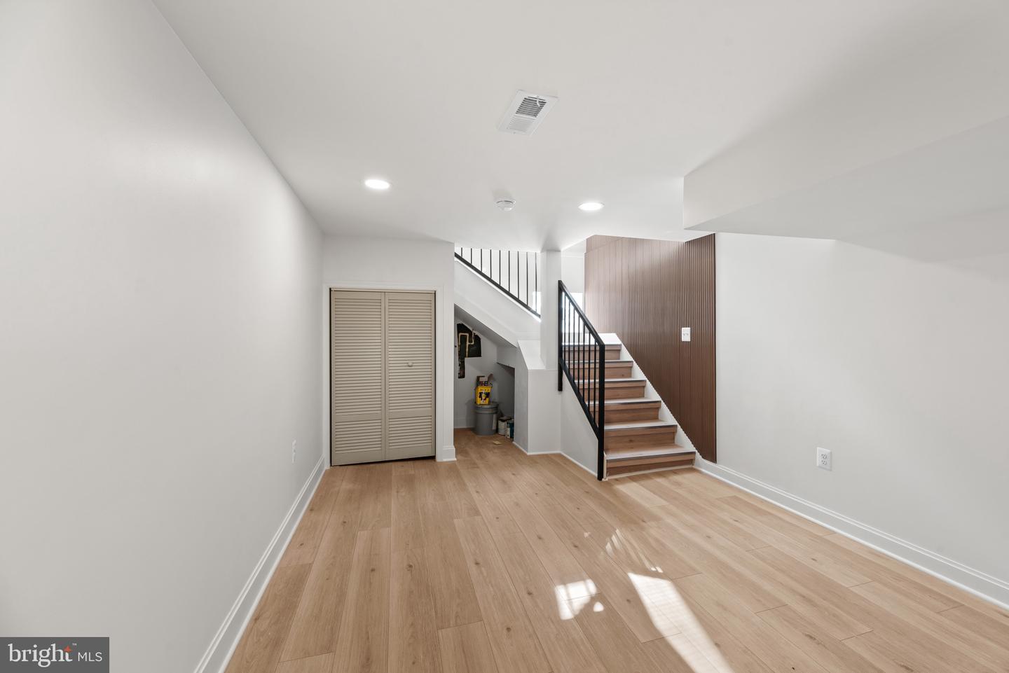 128 N Mount St Property Photo 26