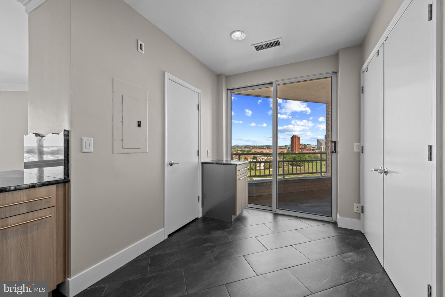 100 Harborview Dr #1610 Property Photo 11