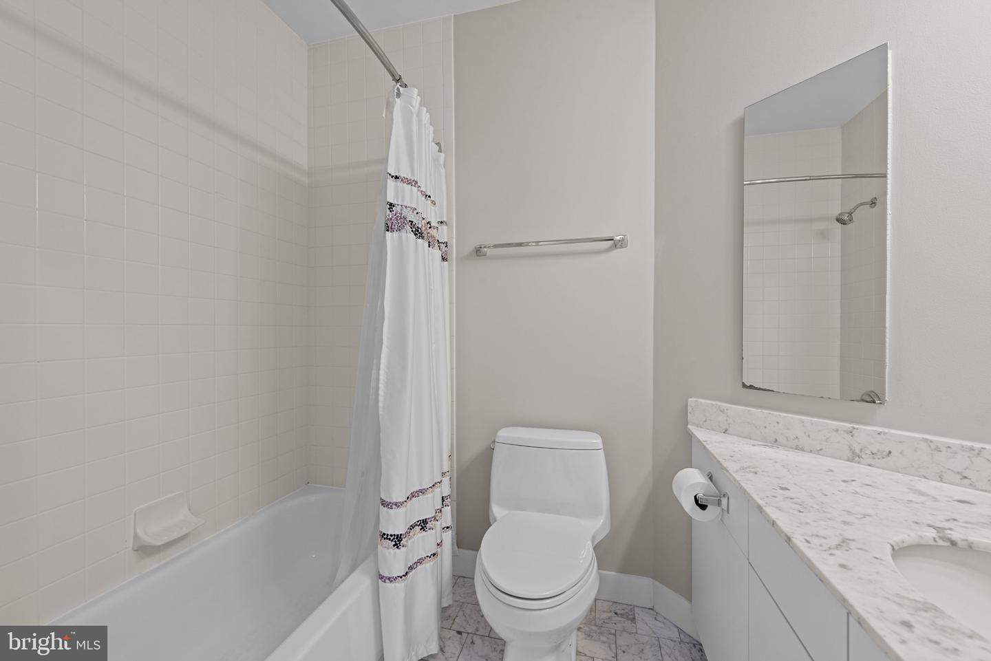 100 Harborview Dr #1610 Property Photo 17