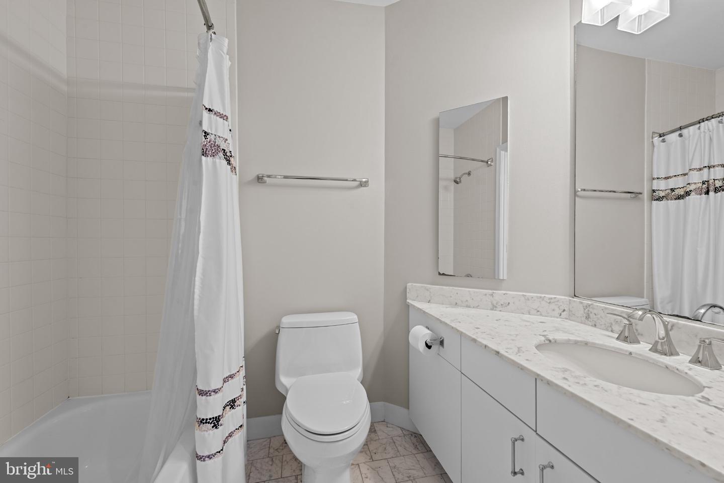 100 Harborview Dr #1610 Property Photo 18