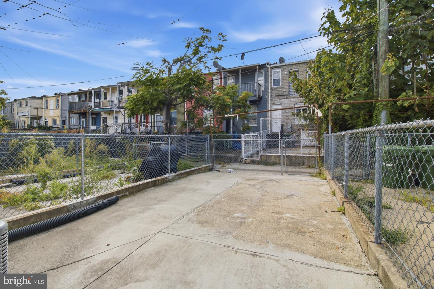 814 N Rose St Property Photo 23