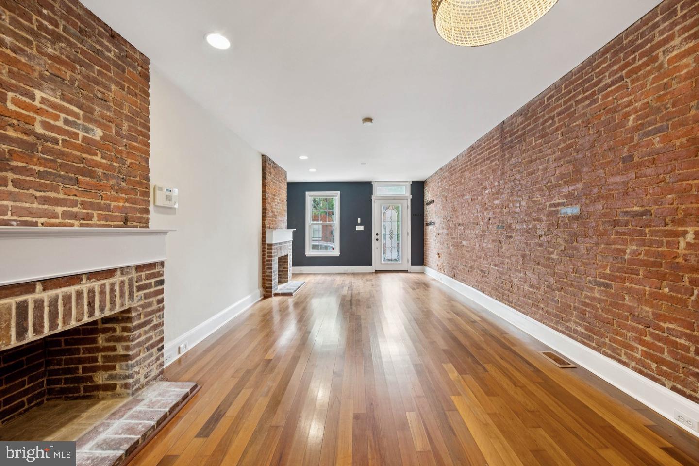 1814 E Pratt St Property Photo 4