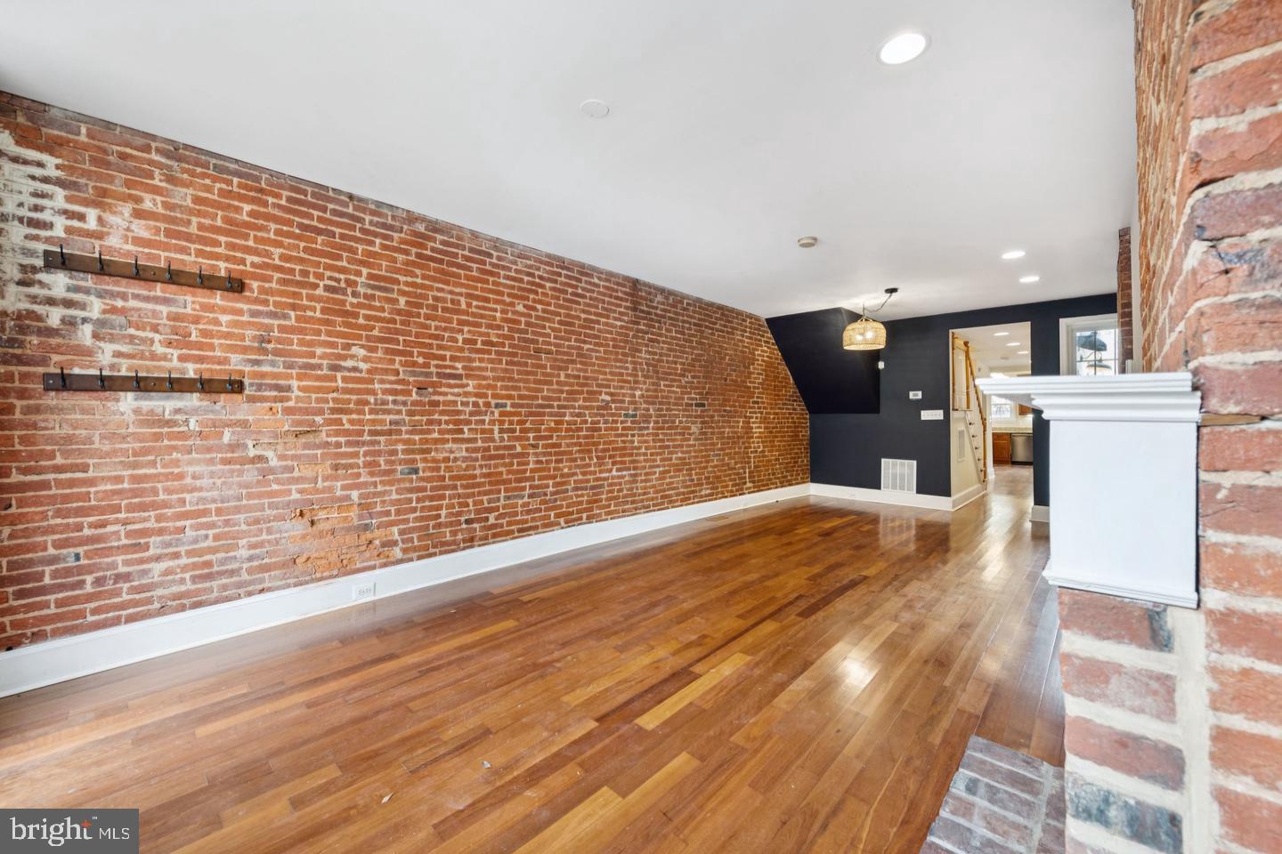 1814 E Pratt St Property Photo 6