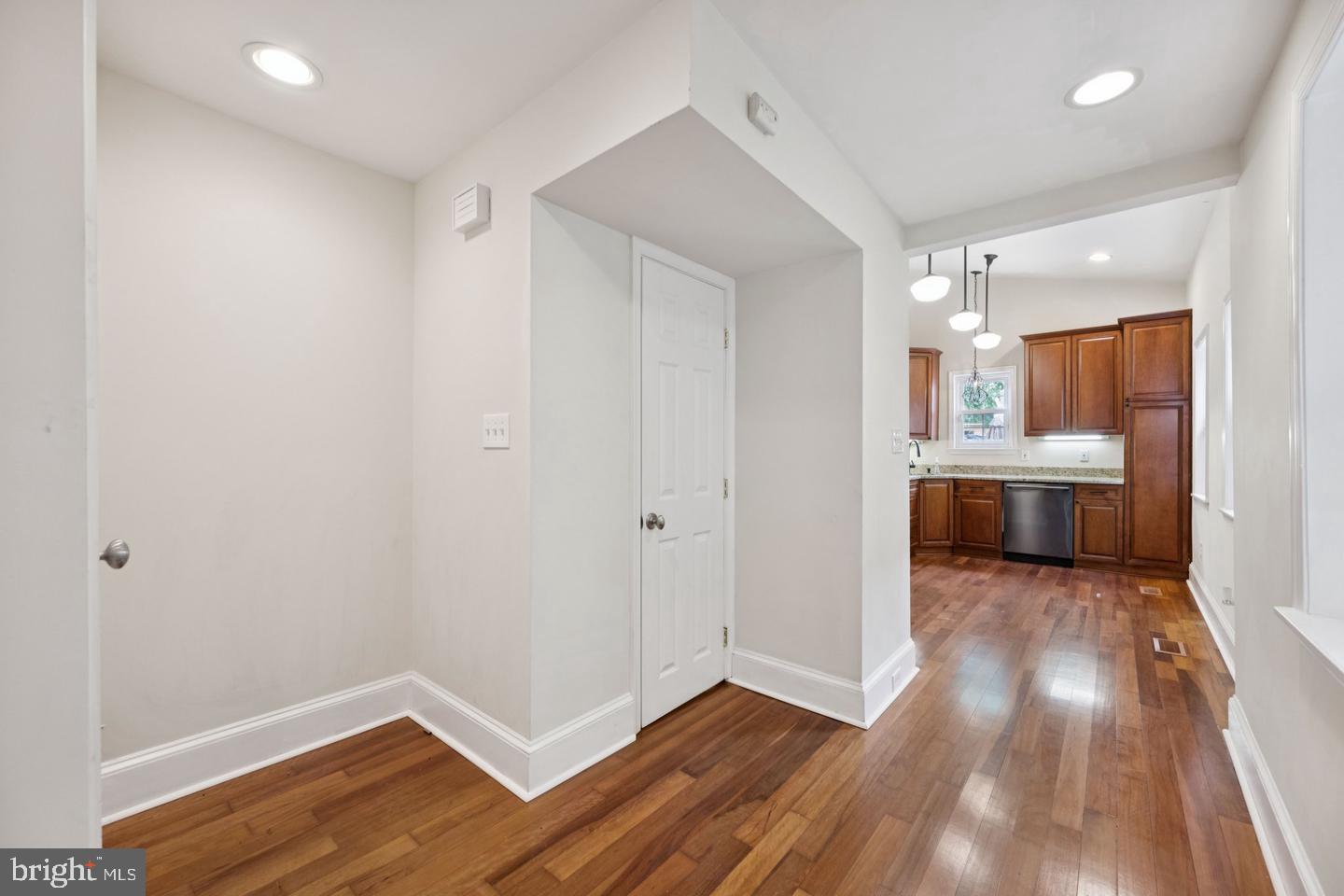 1814 E Pratt St Property Photo 7