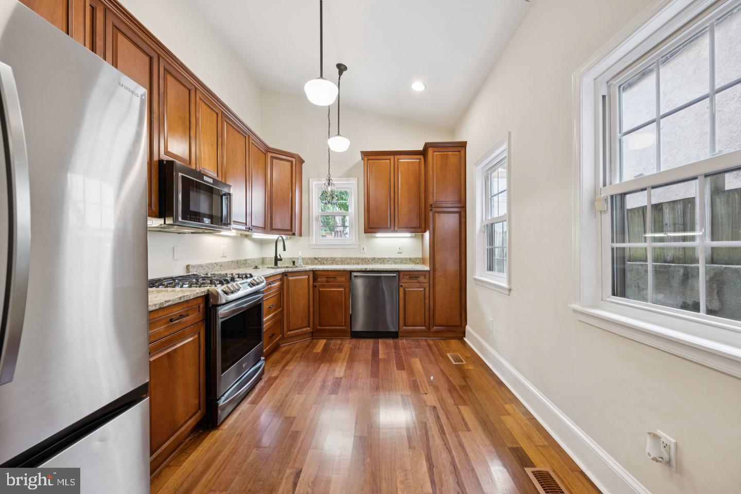 1814 E Pratt St Property Photo 9