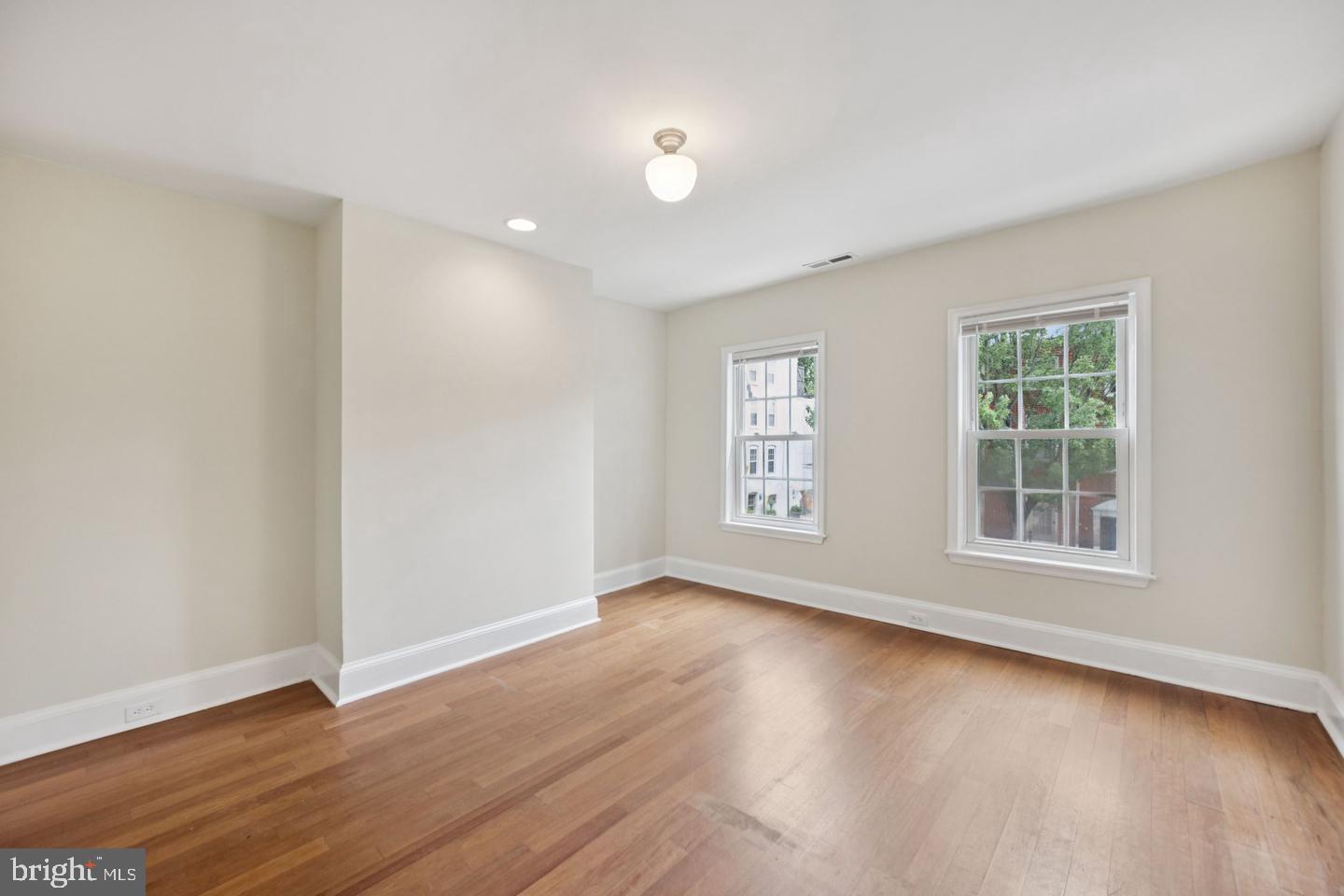 1814 E Pratt St Property Photo 16