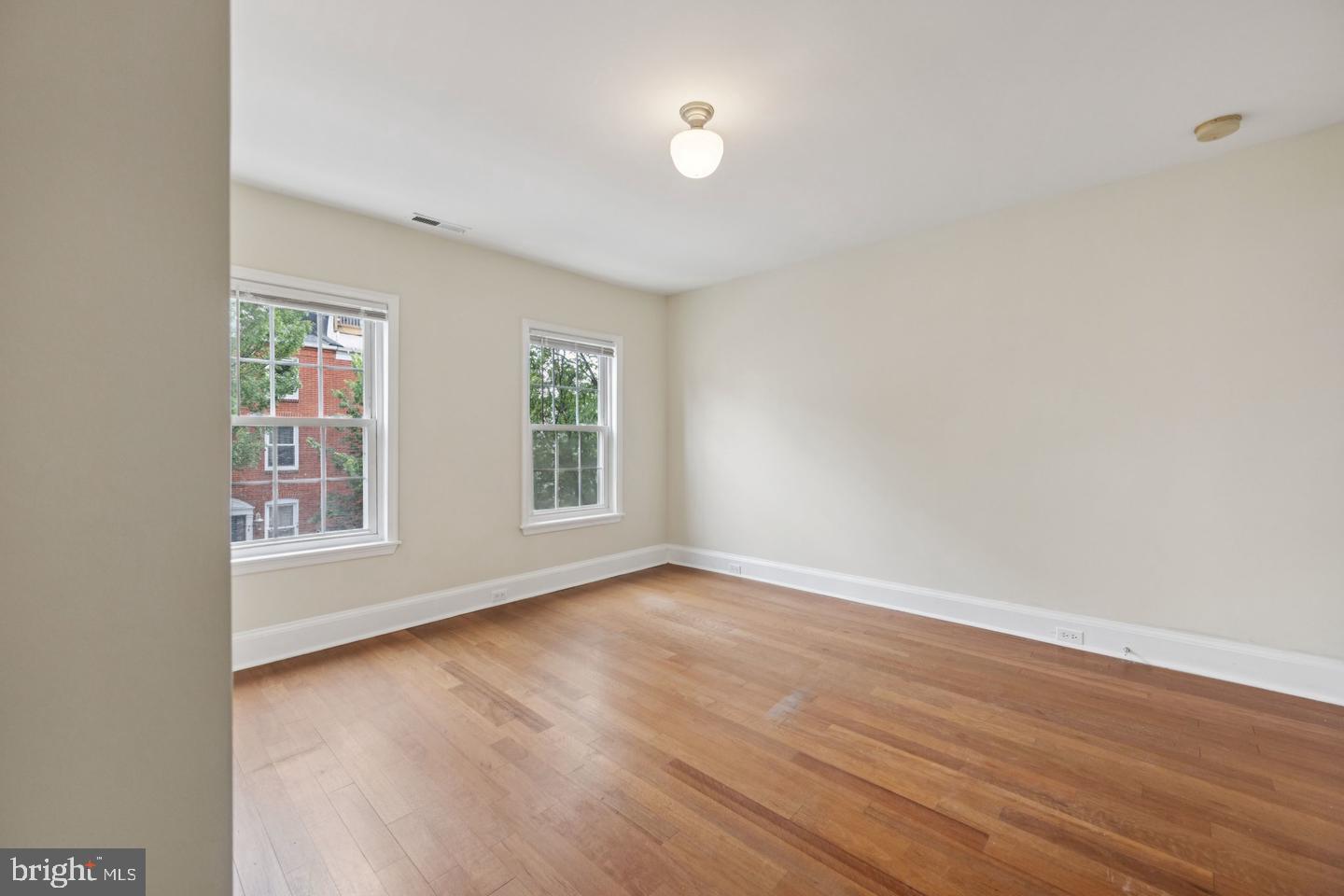 1814 E Pratt St Property Photo 18