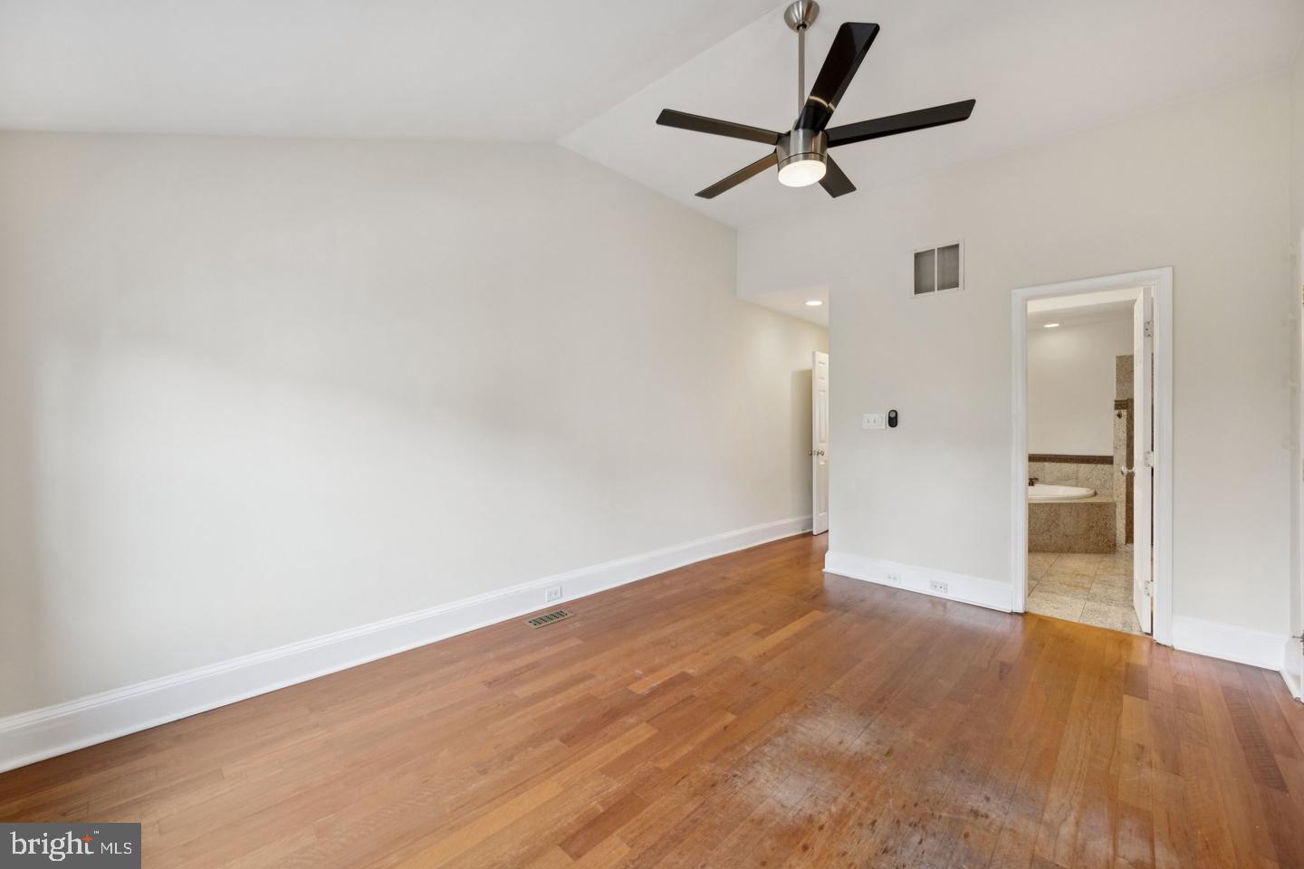 1814 E Pratt St Property Photo 23