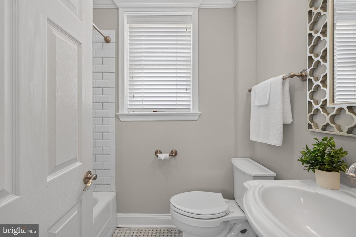 302 S Madeira St Property Photo 23