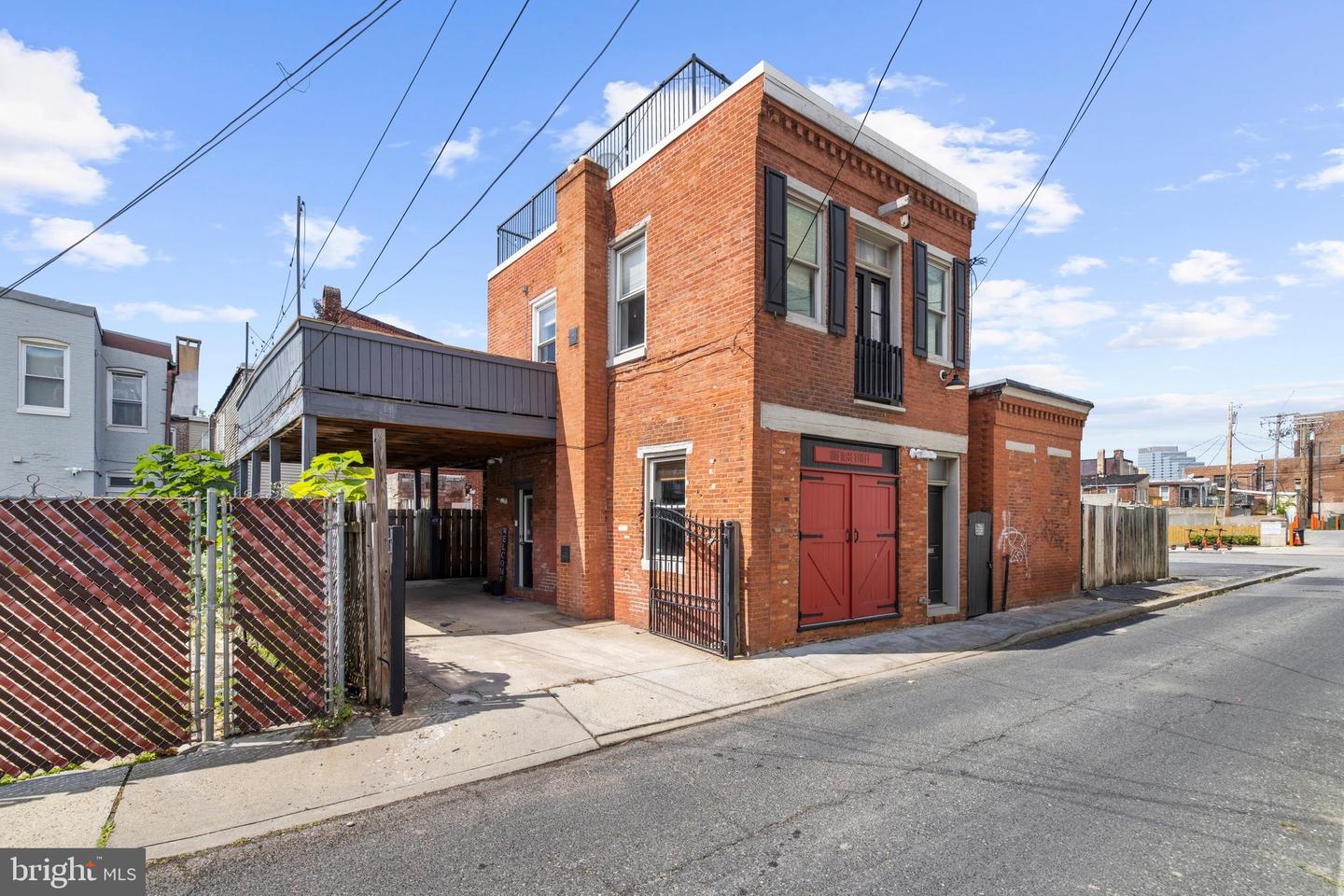 1002 Olive St Property Photo 16