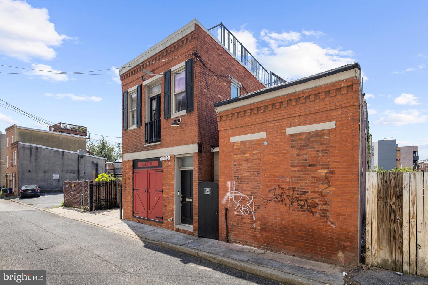 1002 Olive St Property Photo 17