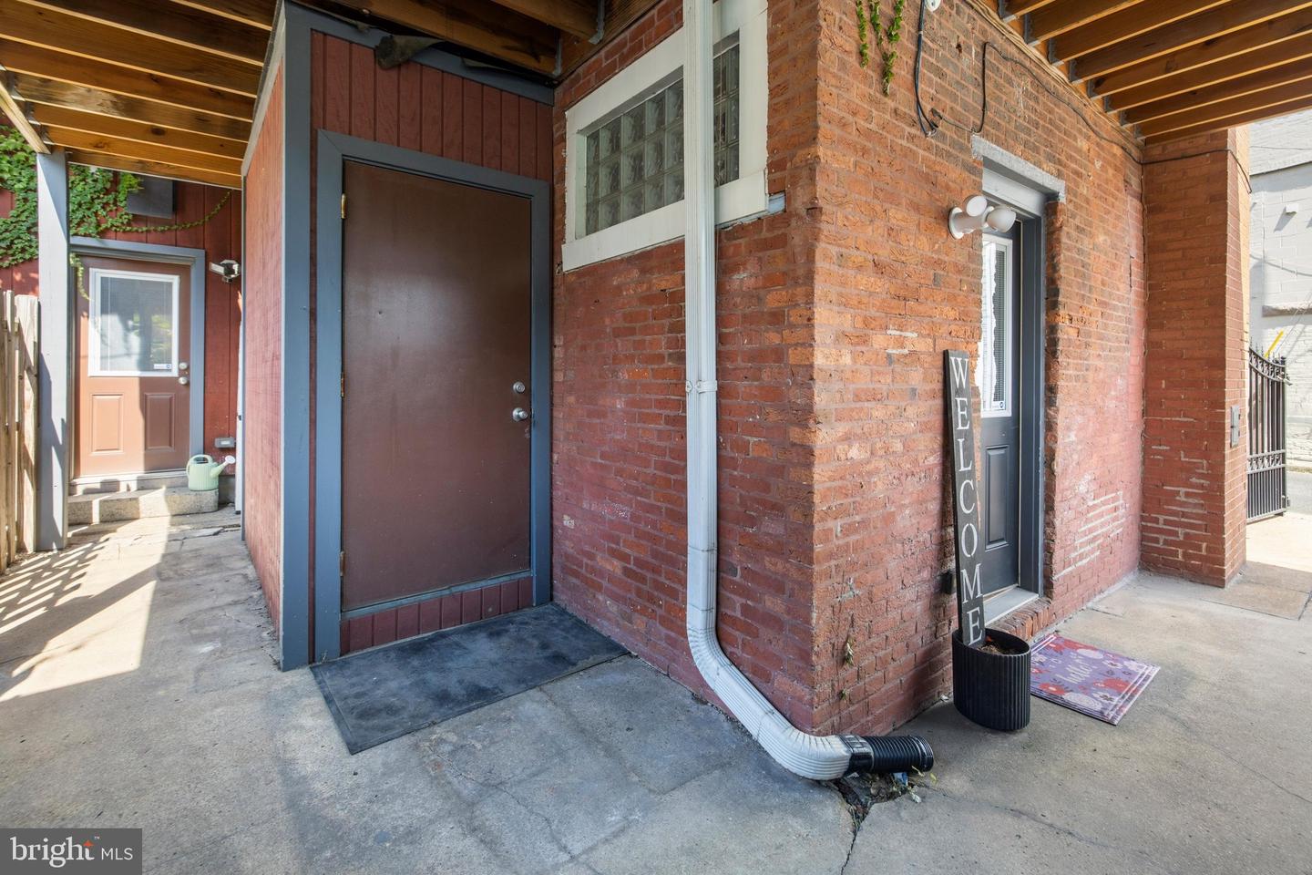 1002 Olive St Property Photo 18